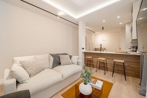 Apartment for sale Madrid, Spain 3 bedrooms, 112 sq.m. No. 116986 - photo 4