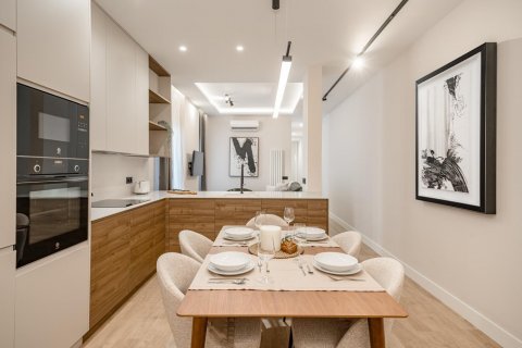 Apartment for sale Madrid, Spain 3 bedrooms, 112 sq.m. No. 116986 - photo 7