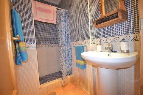 Takvåning till salu Torrevieja, Alicante, Spanien 3 sovrum, 74 kvm. Nr. 116988 - foto 18