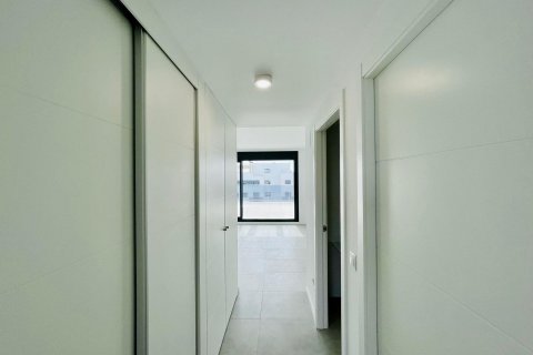 Продажа квартиры в Дехеса де Кампоамор, Аликанте, Испания 2 спальни, 97м2 №116987 - фото 21