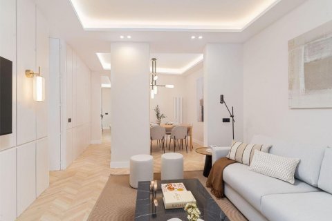 Apartment for sale Madrid, Spain 3 bedrooms, 139 sq.m. No. 116985 - photo 2
