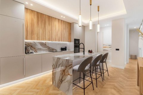 Apartment for sale Madrid, Spain 3 bedrooms, 139 sq.m. No. 116985 - photo 4