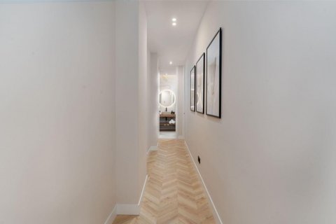 Apartment for sale Madrid, Spain 3 bedrooms, 139 sq.m. No. 116985 - photo 11