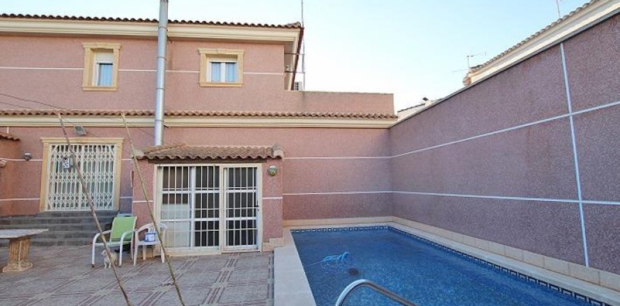 Villa a Formentera del Segura, Alicante, Spagna 6 camere da letto, 322 mq. N° 156100