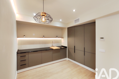 Proprietà commerciale a Barcelona, Spagna 67 mq. N° 152757