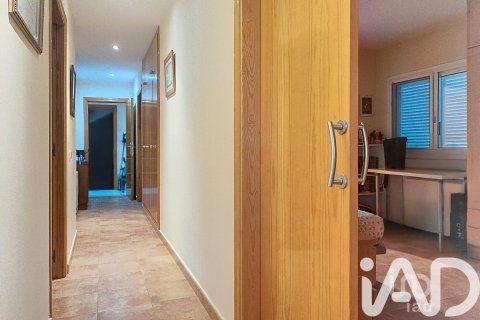 Talo myytävänä Vilanova i la Geltru, Barcelona, Espanja, 7 makuuhuonetta, 180 m2 No. 152754 - kuva 16