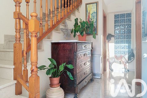 Talo myytävänä Vilanova i la Geltru, Barcelona, Espanja, 7 makuuhuonetta, 180 m2 No. 152754 - kuva 10