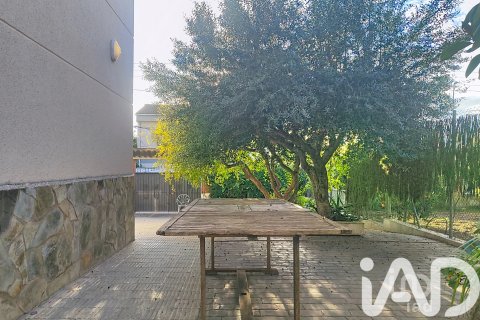 Talo myytävänä Vilanova i la Geltru, Barcelona, Espanja, 7 makuuhuonetta, 180 m2 No. 152754 - kuva 5