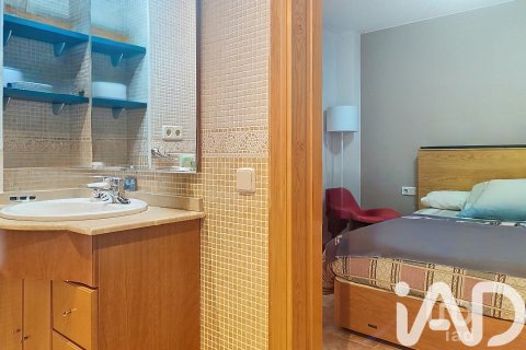 Talo myytävänä Vilanova i la Geltru, Barcelona, Espanja, 7 makuuhuonetta, 180 m2 No. 152754 - kuva 14