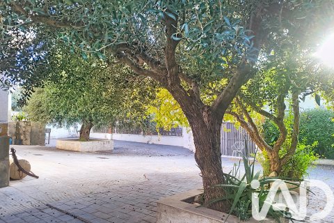 Talo myytävänä Vilanova i la Geltru, Barcelona, Espanja, 7 makuuhuonetta, 180 m2 No. 152754 - kuva 7