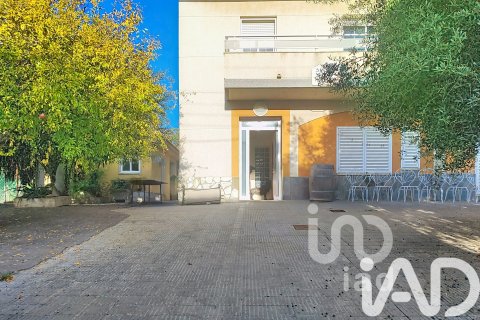 Talo myytävänä Vilanova i la Geltru, Barcelona, Espanja, 7 makuuhuonetta, 180 m2 No. 152754 - kuva 9