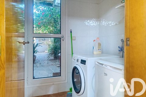 Talo myytävänä Vilanova i la Geltru, Barcelona, Espanja, 7 makuuhuonetta, 180 m2 No. 152754 - kuva 23