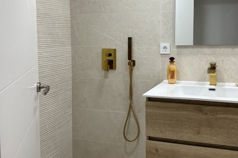 Apartament w Torrevieja, Alicante, Hiszpania 2 sypialnie, 90 mkw. nr 191613 – zdjęcie 10