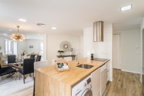 Apartamento en alquiler en Madrid, España 3 dormitorios, 220 m2 No. 191610 - foto 8