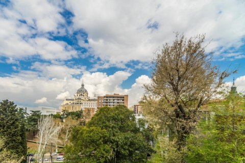 Apartamento en alquiler en Madrid, España 3 dormitorios, 220 m2 No. 191610 - foto 28