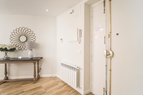 Apartamento en alquiler en Madrid, España 3 dormitorios, 220 m2 No. 191610 - foto 25