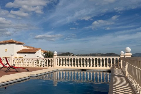 Villa pārdošanā Calpe, Alicante, Spānijā 384 m2 Nr. 139856 - attēls 1