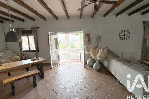 Hus till salu i Alora, Malaga, Spanien 3 sovrum, 148 kvm. Nr. 172316 - foto 10