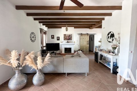 Hus till salu i Alora, Malaga, Spanien 3 sovrum, 148 kvm. Nr. 172316 - foto 4