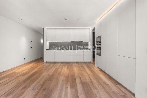Huoneisto myytävänä Principado De Andorra (Ninguna Poblacion Tiene C.P.), Lleida, Espanja, 3 makuuhuonetta, 110 m2 No. 160069 - kuva 6