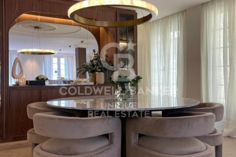 Huoneisto myytävänä Madrid, Espanja, 4 makuuhuonetta, 243 m2 No. 160070 - kuva 4