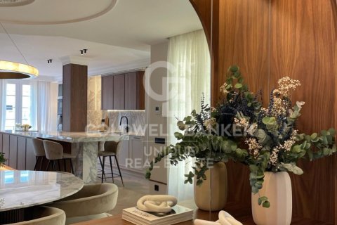 Huoneisto myytävänä Madrid, Espanja, 4 makuuhuonetta, 243 m2 No. 160070 - kuva 2