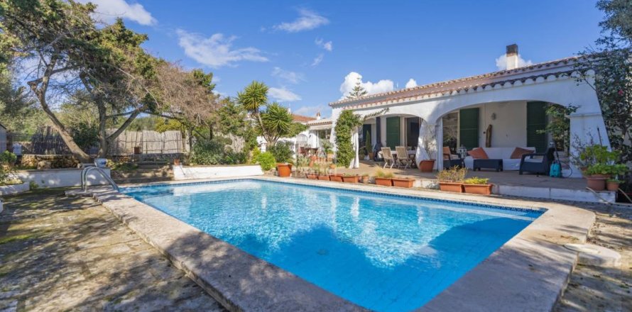 Вилла в Маон, Менорка, Испания 5 спален, 215м2 №151350