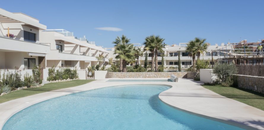 Bungalow i Torrevieja, Alicante, Spanien 2 sovrum, 102 kvm. Nr. 163190