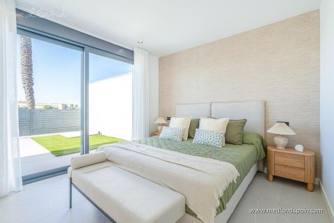 Huvila myytävänä Torrevieja, Alicante, Espanja, 3 makuuhuonetta, 141.56 m2 No. 108828 - kuva 11