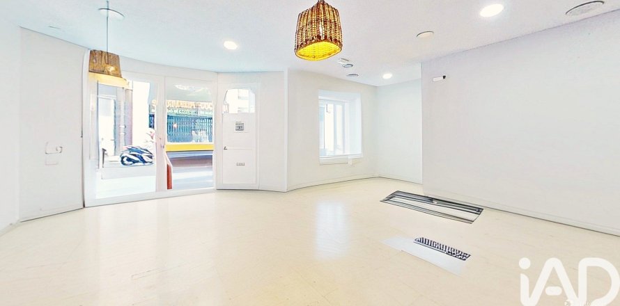 Propiedad comercial en Alicante, España 68 m2 No. 188479