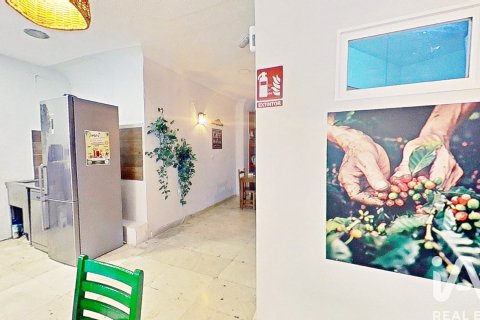 Propiedad comercial en alquiler en Alicante, España 68 m2 No. 188479 - foto 13