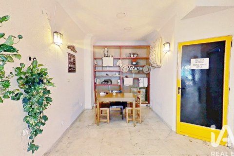 Propiedad comercial en alquiler en Alicante, España 68 m2 No. 188479 - foto 8
