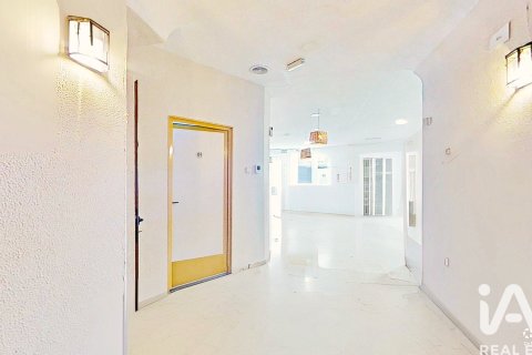 Propiedad comercial en alquiler en Alicante, España 68 m2 No. 188479 - foto 7