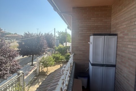House for rent in Valverde de la Virgen, Leon, Spain 4 bedrooms, 388 sq.m. No. 188478 - photo 12