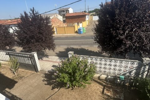 House for rent in Valverde de la Virgen, Leon, Spain 4 bedrooms, 388 sq.m. No. 188478 - photo 18