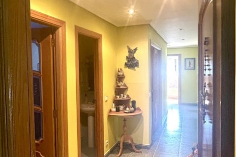 House for rent in Valverde de la Virgen, Leon, Spain 4 bedrooms, 388 sq.m. No. 188478 - photo 6