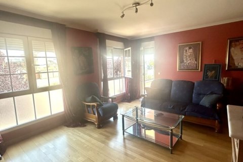 House for rent in Valverde de la Virgen, Leon, Spain 4 bedrooms, 388 sq.m. No. 188478 - photo 14