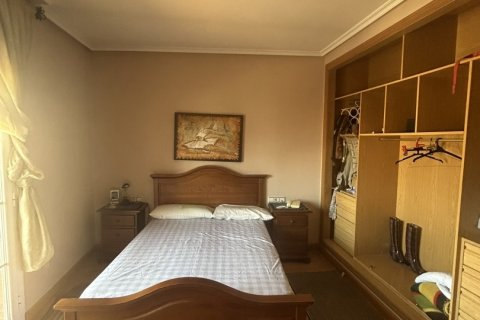 House for rent in Valverde de la Virgen, Leon, Spain 4 bedrooms, 388 sq.m. No. 188478 - photo 23