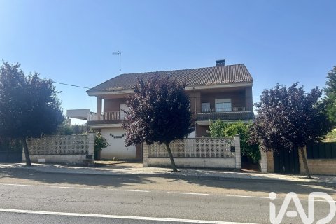 House in Valverde de la Virgen, Leon, Spain 4 bedrooms, 388 sq.m. No. 188478