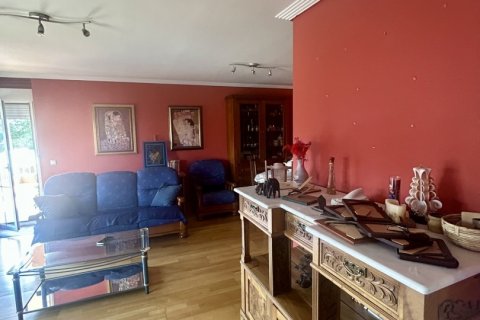 House for rent in Valverde de la Virgen, Leon, Spain 4 bedrooms, 388 sq.m. No. 188478 - photo 13