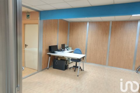 Продажа коммерческой недвижимости в Санта-Эулалия де Ронкана, Барселона, Испания 684м2 №188476 - фото 22