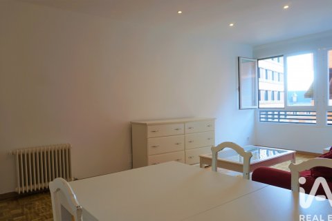 Apartamento en alquiler en Madrid, España 4 dormitorios, 111 m2 No. 188477 - foto 5