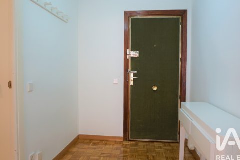 Apartamento en alquiler en Madrid, España 4 dormitorios, 111 m2 No. 188477 - foto 9