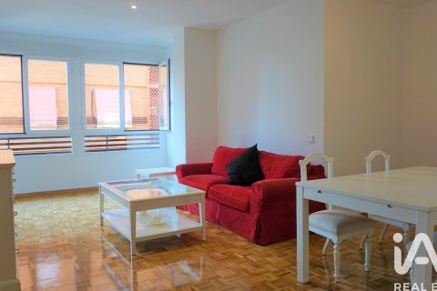 Apartamento en alquiler en Madrid, España 4 dormitorios, 111 m2 No. 188477 - foto 2