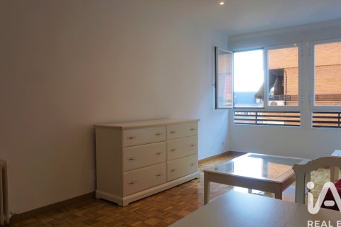 Apartamento en alquiler en Madrid, España 4 dormitorios, 111 m2 No. 188477 - foto 3