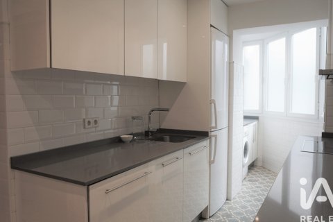 Apartamento en alquiler en Madrid, España 4 dormitorios, 111 m2 No. 188477 - foto 15