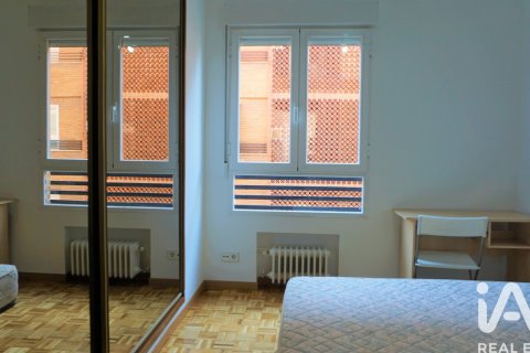 Apartamento en alquiler en Madrid, España 4 dormitorios, 111 m2 No. 188477 - foto 26