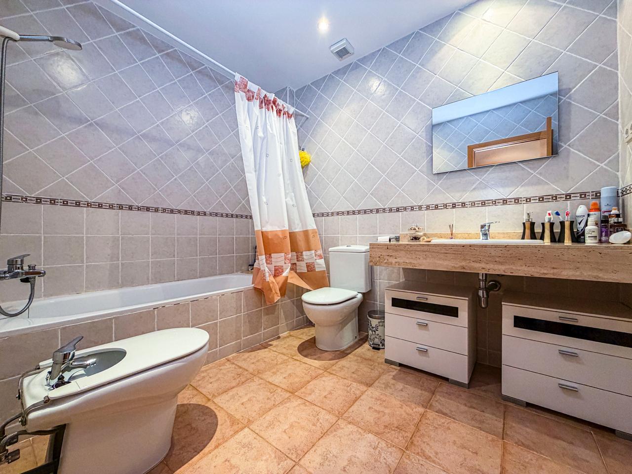 Duplex in Lloret de Mar, Girona, Spain 4 bedrooms, 169 sq.m. No. 183505