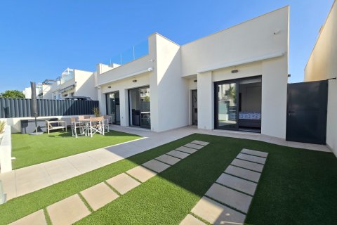 Villa à vendre Pilar de la Horadada, Alicante, Espagne, 3 chambres, 90 m2 No. 139301 - photo 1