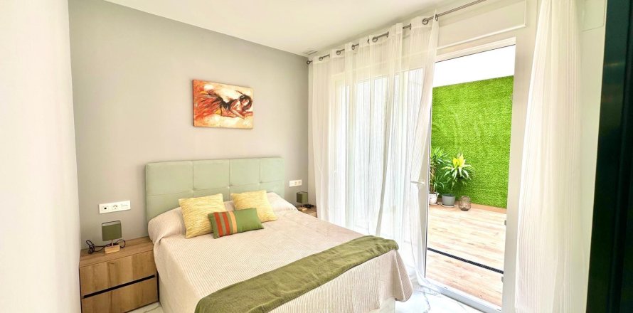 Lägenhet Torrevieja, Alicante, Spanien 2 sovrum, 100 kvm. Nr. 139306